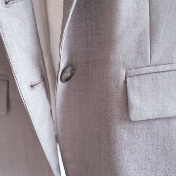 Banana Republic blazer - tailored, flattering, excellent condition - Picture 9 of 16